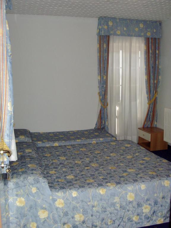 Hotel Beata Giovannina Verbania Zimmer foto